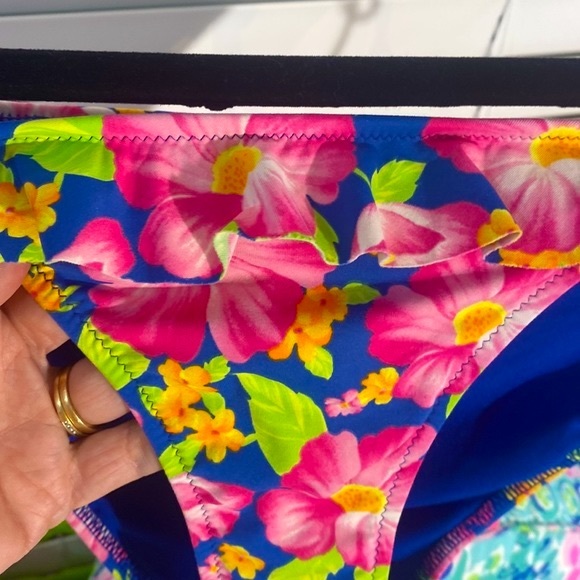 Hollister bright tropical floral bikini swim bottoms with ruffles & side ties - Picture 2 of 6
